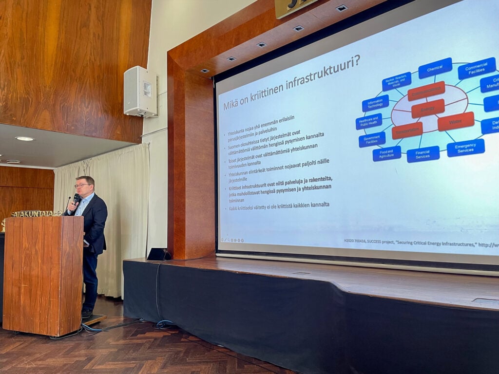 TKT Tuomas Raivio, Director, Critical Infrastructure Lead, Sweco Finland Oy,
Executive in Residence, Aalto-yliopisto – Kriittisen infran resilienssi alkaa suunnittelupöydällä